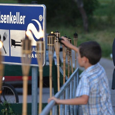 Gasthof Alter Felsenkeller Наумбург Екстериор снимка