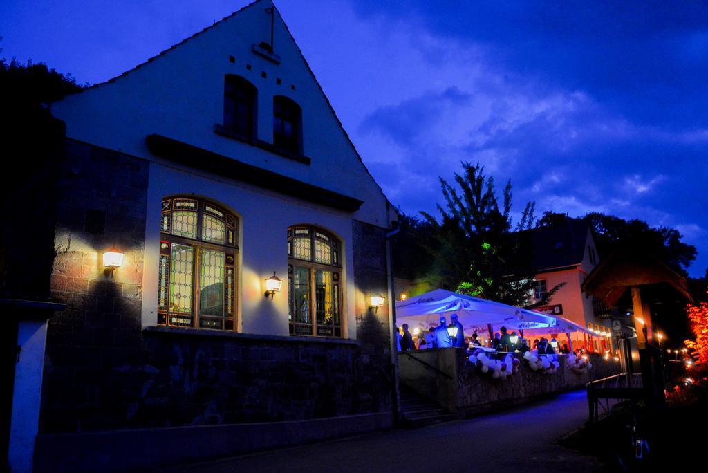 Gasthof Alter Felsenkeller Наумбург Екстериор снимка