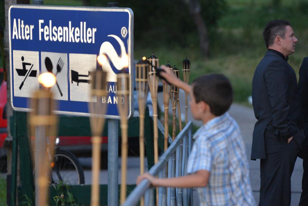 Gasthof Alter Felsenkeller Наумбург Екстериор снимка